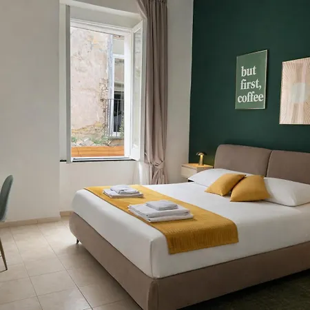 Parthenope Couette-café